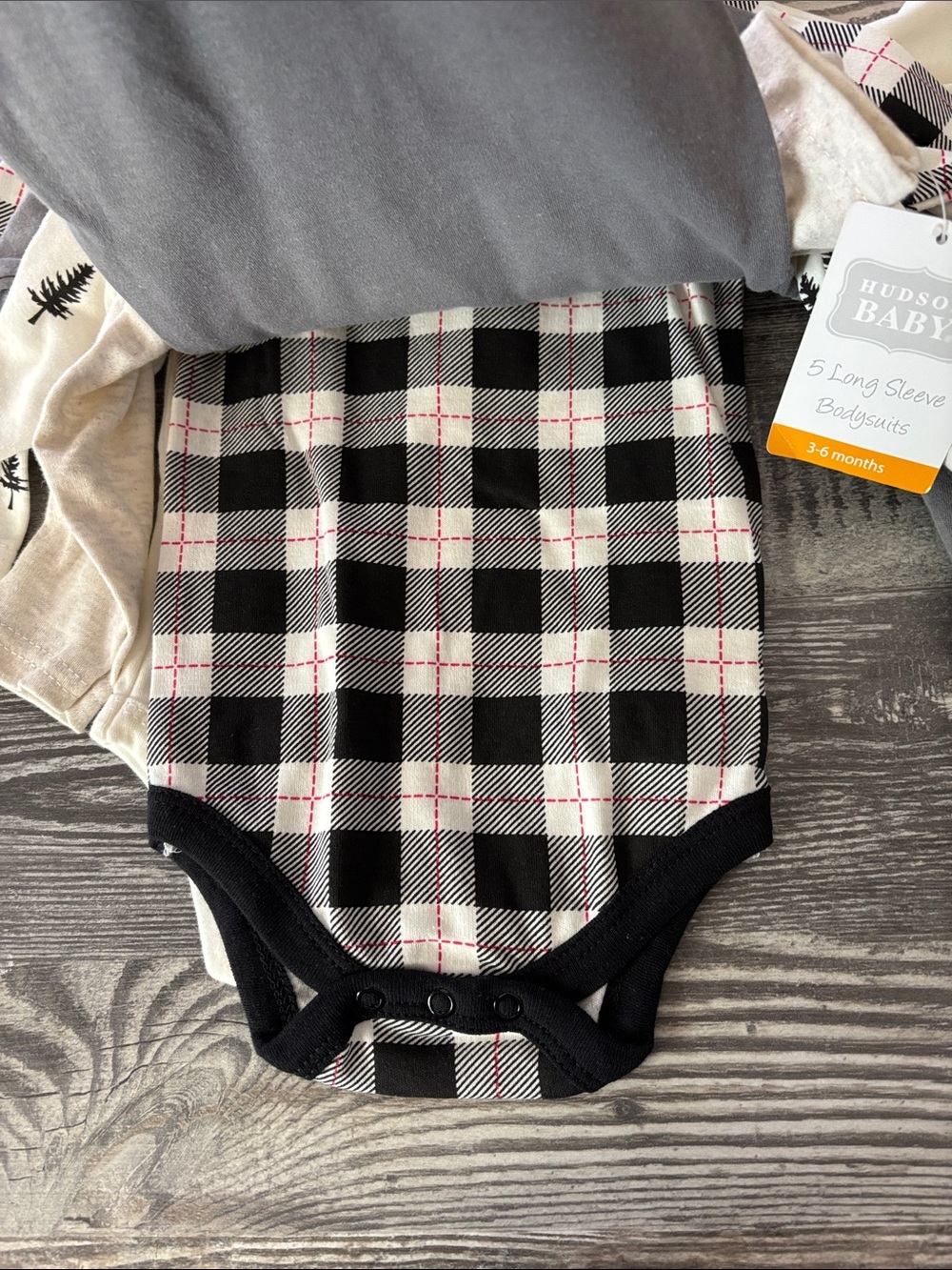 NWT Hudson Baby Onesies 5 pack - Picture 7 of 7